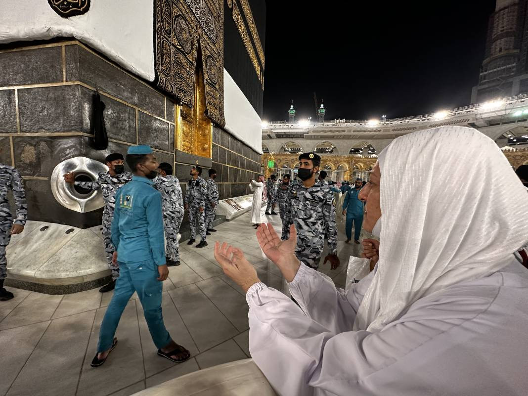 Kabe'nin örtüsü temizlendi - Resim: 15